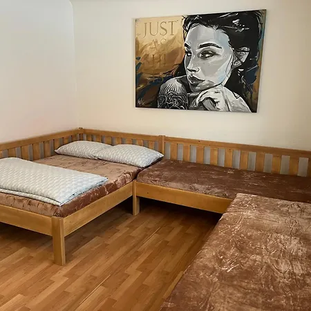 Mikulovska Se Sklepem Апартаменты *